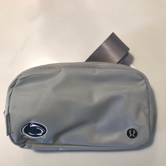 lululemon athletica Handbags - NEW LULULEMON PENN STATE Everywhere Belt Bag Silver NITTANY LIONS Fanny …